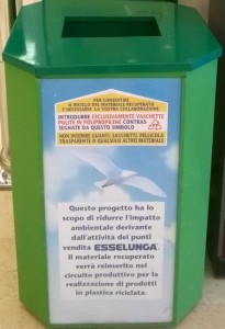 Esselunga, bidone raccolta differenziata plastica